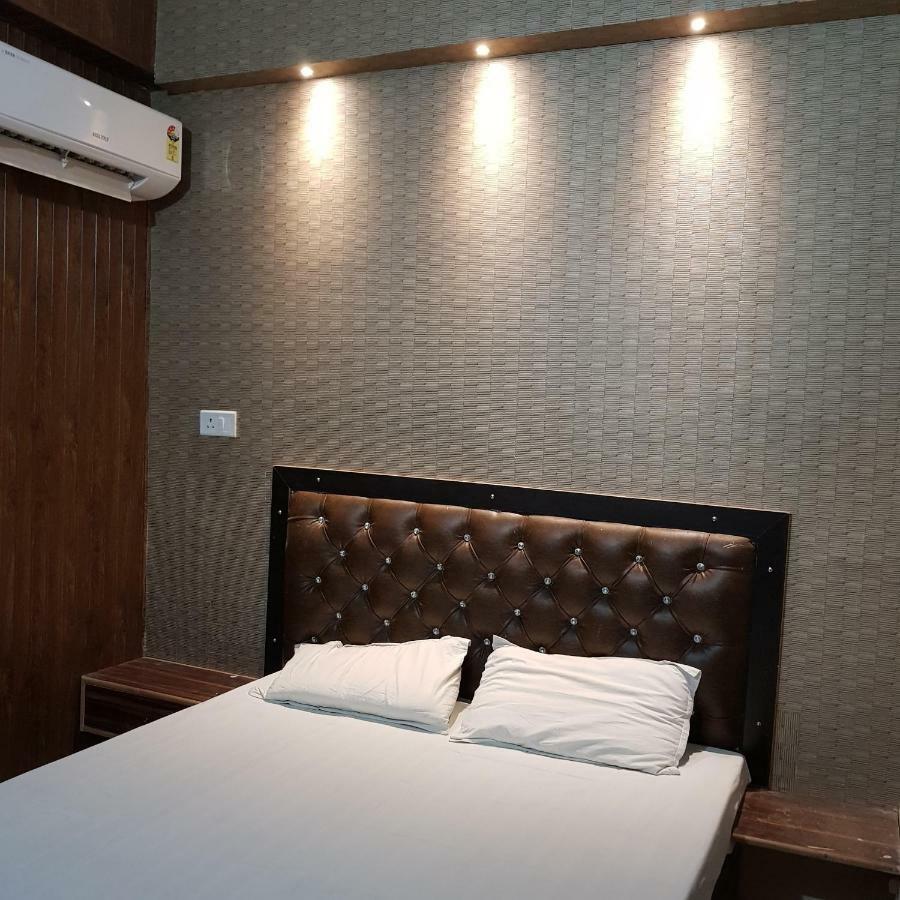 Hotel Varanasi Ganges Luaran gambar